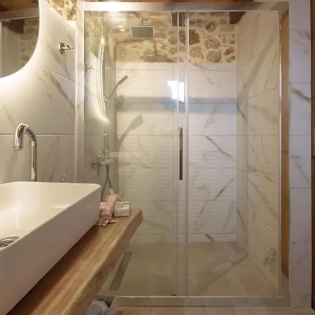 Lithari * Sokrákion