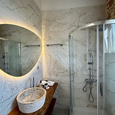 Lithari * Sokrákion